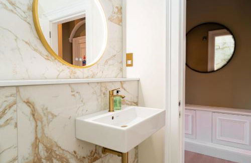 Dragon Suites Luxury Apartments at Rutland Square - Photo 68