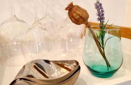 Flair Apartments 'FACHWERK & FLAIR' - Altstadt-Apartment 78 qm für Urlaub oder Geschäftsreise, Innenstadtlage, ruhig, modern, 900 m Bahnhof, 24 Std Check-in, WLAN, Streaming, Küche, Regendusche, 2 x Doppelbett, direkt am neuen Markt in der Altstadt - Foto 18