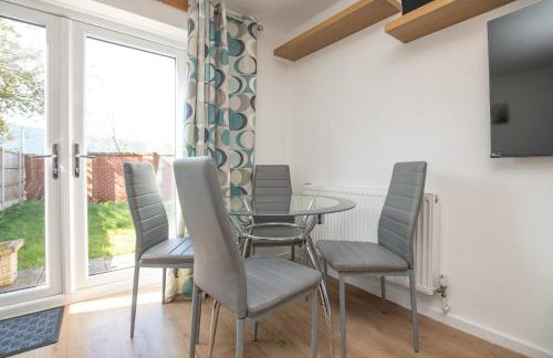 Modern Two Bedroom House with Parking - Foto 16