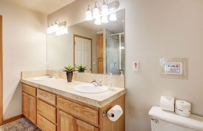 Montgomery Estates Bliss - Hot Tub, Pets, Family Fun! - Foto 15