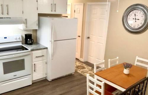 The House Hotels - 4 Beds, huge yard, secluded, and central! - Foto 39