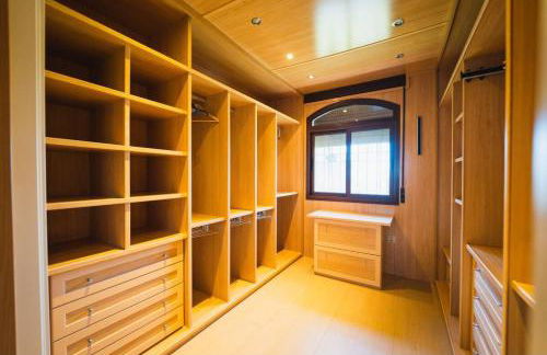 Precioso chalet con piscina y pista de padel - Photo 33