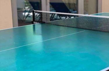 Skyline Appartement mit Pool and Netflix - Foto 8