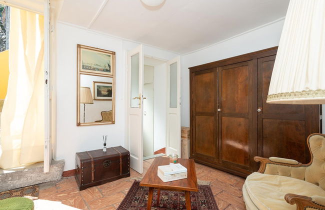 Cottage on the Lake in Lezzeno - Photo 11