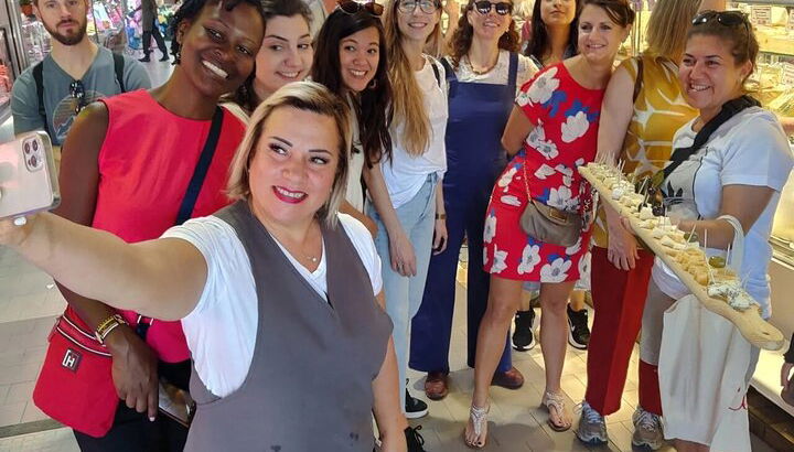 Tour por el mercado de Turín y auténtico aperitivo italiano en casa de un local - Foto 1