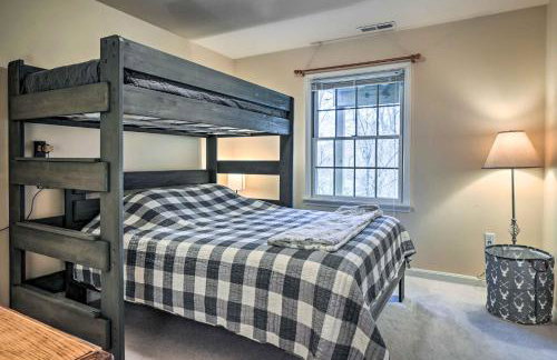 Hike, Bike and Swim Mountain Escape with Deck - Foto 17