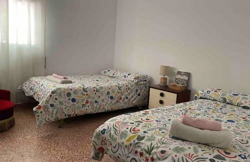 Chalet con piscina en la naturaleza - Foto 10