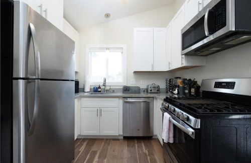 Bright Pacifica Townhouse - Photo 12