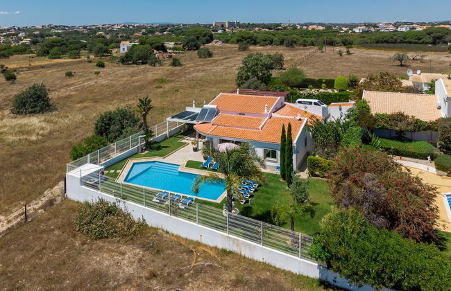Maria in Albufeira With 6 Bedrooms and 5 Bathrooms - Photo 9
