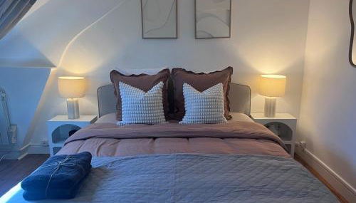 Comfort and Video Projector Close to Downtown - Photo 5