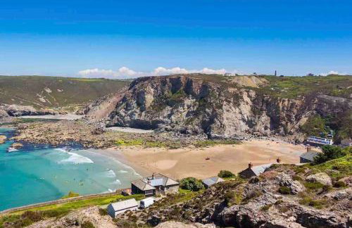 The Cuckoo's Retreat - Luxurious home with private garden & jacuzzi - Photo 61