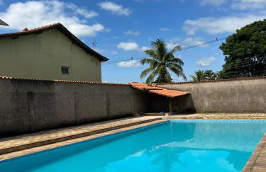 Casa com piscina enorme - Foto 2