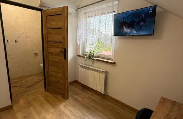 Apartament z tarasem i pokoje KLIMATYZOWANE -Drozdówka Solina - Foto 12