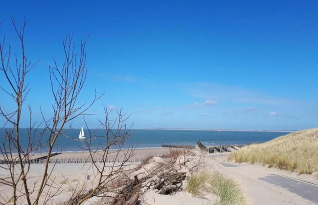 Modern Bungalow With two Bathrooms, Near the Beach - Photo 32