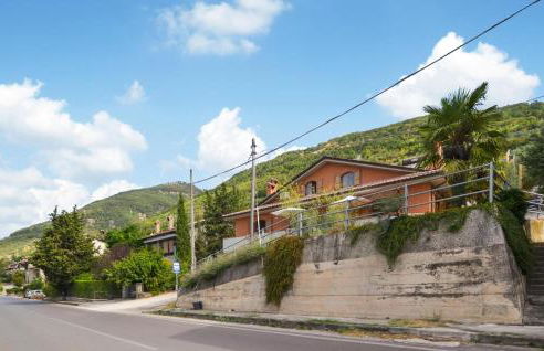 3 Bedroom Cozy Apartment In Gubbio - Foto 14