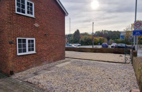 3-Bed Detached House Private Drive for Two Cars - Foto 6