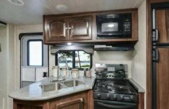Heartland North Trail 31' RV - Photo 9