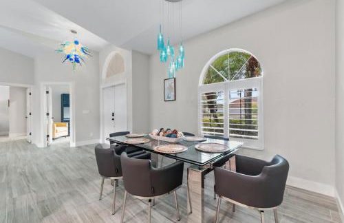 Modern Luxury Retreat in Naples - Photo 21