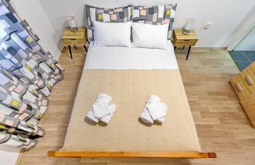 Countryside holiday home - pool - big terrace - Foto 49