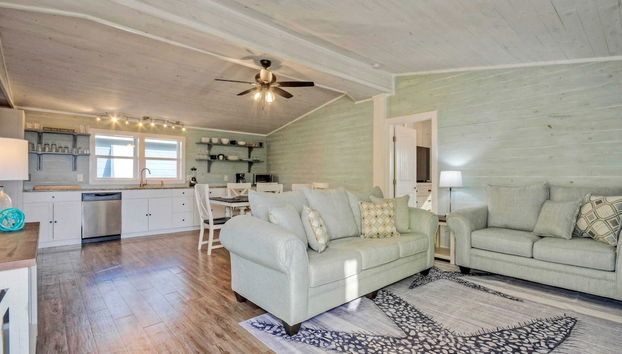 Private Pool, Yard, Deck, by the Nature Preserve! Tipsy Flipper by Avantstay - Foto 4, Interior