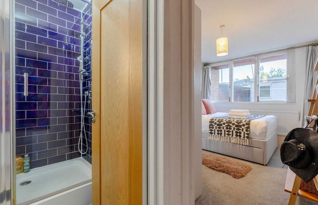 Stunning 1BD Flat w/ Garden Area, Kentish Town! - Foto 21