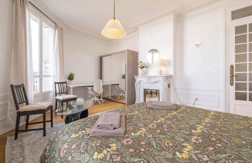 Eiffel Tower View 3BR Balcony - Foto 16