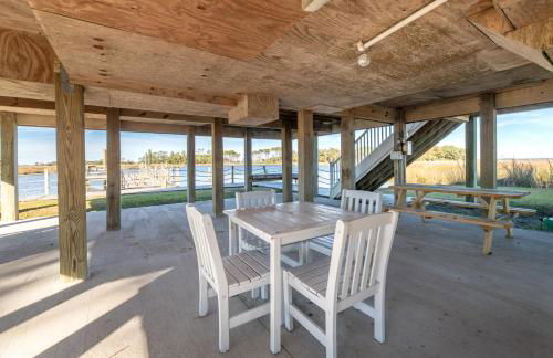 Sawyers Lodge - Historic Soundfront Home, Pool, Hot Tub, Boat Launch, Kayaks, Pets OK, Flex Stays - Foto 79