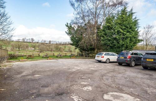 Cosy Apartment Above Village Pub - Photo 27