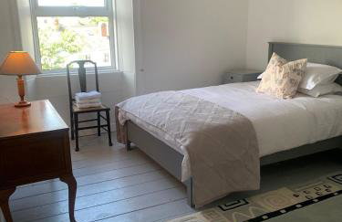 Victorian Seafront House - Photo 9