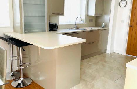 Sunny Corner, Padstow. Spacious 3 bedrooms, 2.5 bathrooms, parking, garden. - Foto 8