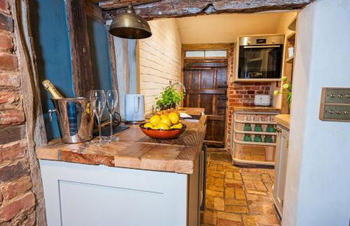 Cosy & charming medieval 'Bumble Cottage' - Foto 8