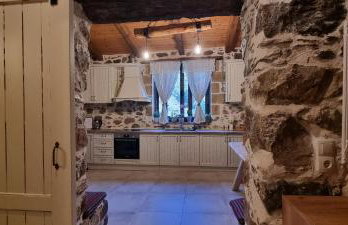 Mesavlia Traditional Stone House - Photo 8