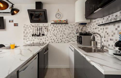 "Linda's Guest House" Beach House with Private Patio & Hot Tub, 3 Min from the Beach - Foto 28