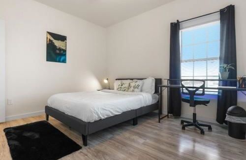 The WorkNest Stylish Stay w Desk & Fast Wi-Fi - Foto 21