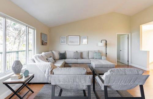 Ocean View Retreat Mins to Beaches & Trails - Photo 17