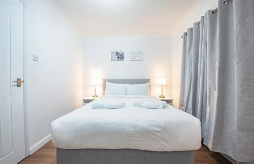 Bright Cosy Cottage with Parking and Outdoor Patio - Foto 14