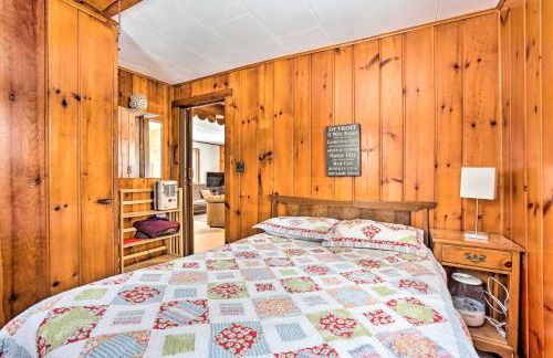 Remote Michigan Retreat on 10 Acres with Grill! - Foto 19