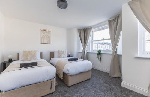 Arte Stays Serviced Houses Stratford - 3 Bedrooms 2 Bathrooms Houses London, Stratford, Maryland, Free Parking, Garden, Weekly or Monthly Stays - up to 8 guests - Foto 13