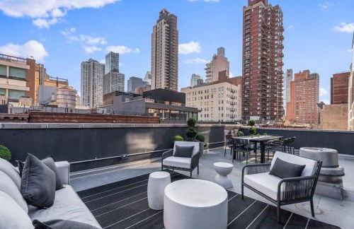 3BR Penthouse Suite with Massive Private Rooftop - Photo 1