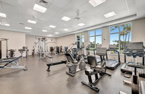 Beachfront paradise Ocean Village Golf Tennis Several heated pools Tiki bar Pickleball insite sports bar and restaurant and much more - Foto 50