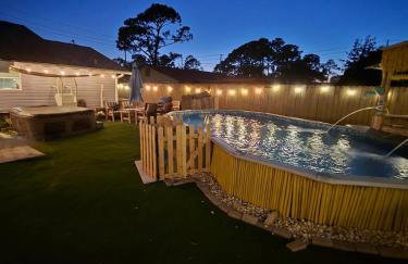 5 Mins from beach and has pool, hot tub, games, pet friendly - Foto 69
