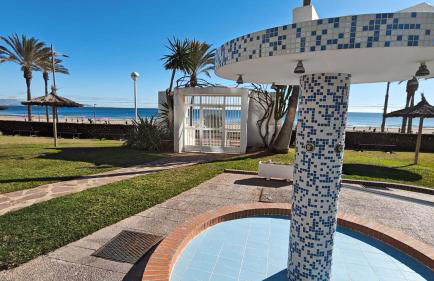 Playa y montaña 1ª linea Piscina Parking AC - Foto 61