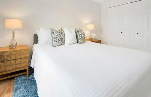 Park It At the Butterfield Garage, Historic Pre-Prohibition Style Apt in the Heart of Downtown - Foto 10