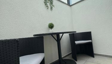 New Modern SelfCheckin PublicFreeParking HighSpeed Wifi KingSizeBed - Foto 5