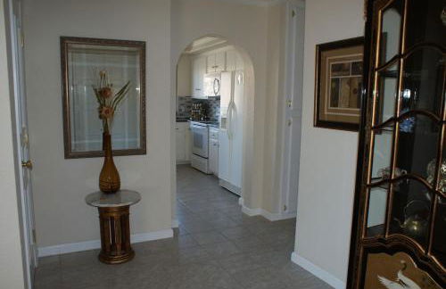 Quiet Hilltop Home With Stunning Hill Top And Valley Views - Foto 13