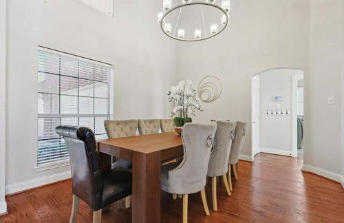 The Best of Lakeside Living - Luxury at its Finest - Photo 11