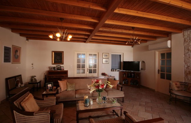 Hara Studios and Apartments - Photo 5