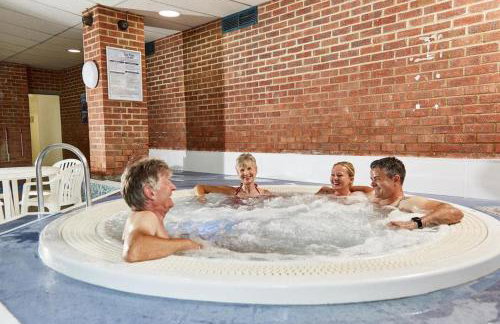 2 Bed Chalet, St Margaret's at Cliffe, South Coast - Foto 31