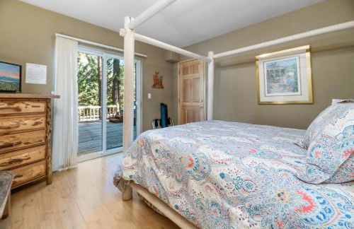 Abe's Cool Cabin - Nice luxury home with a game room, hot tub, and pool table - Foto 40