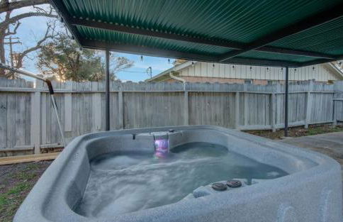 4-BD Mid-Modern Century with Firepit & Playground - Foto 31